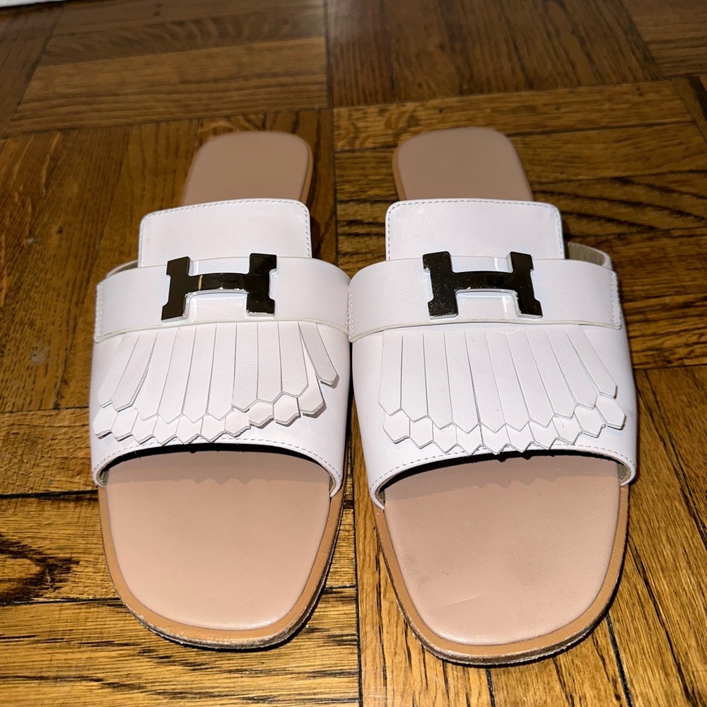 Hermes barley worn sandals! Size 39. Non negotiable price